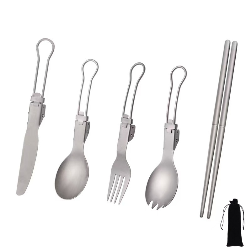 Camping Cooking Survival - チタン製折りたたみ式食器セット（フォーク、スプーン、ナイフ、箸付き）、ハイキング、キャンプ、バックパッキングに最適な携帯用軽量コンビネーション